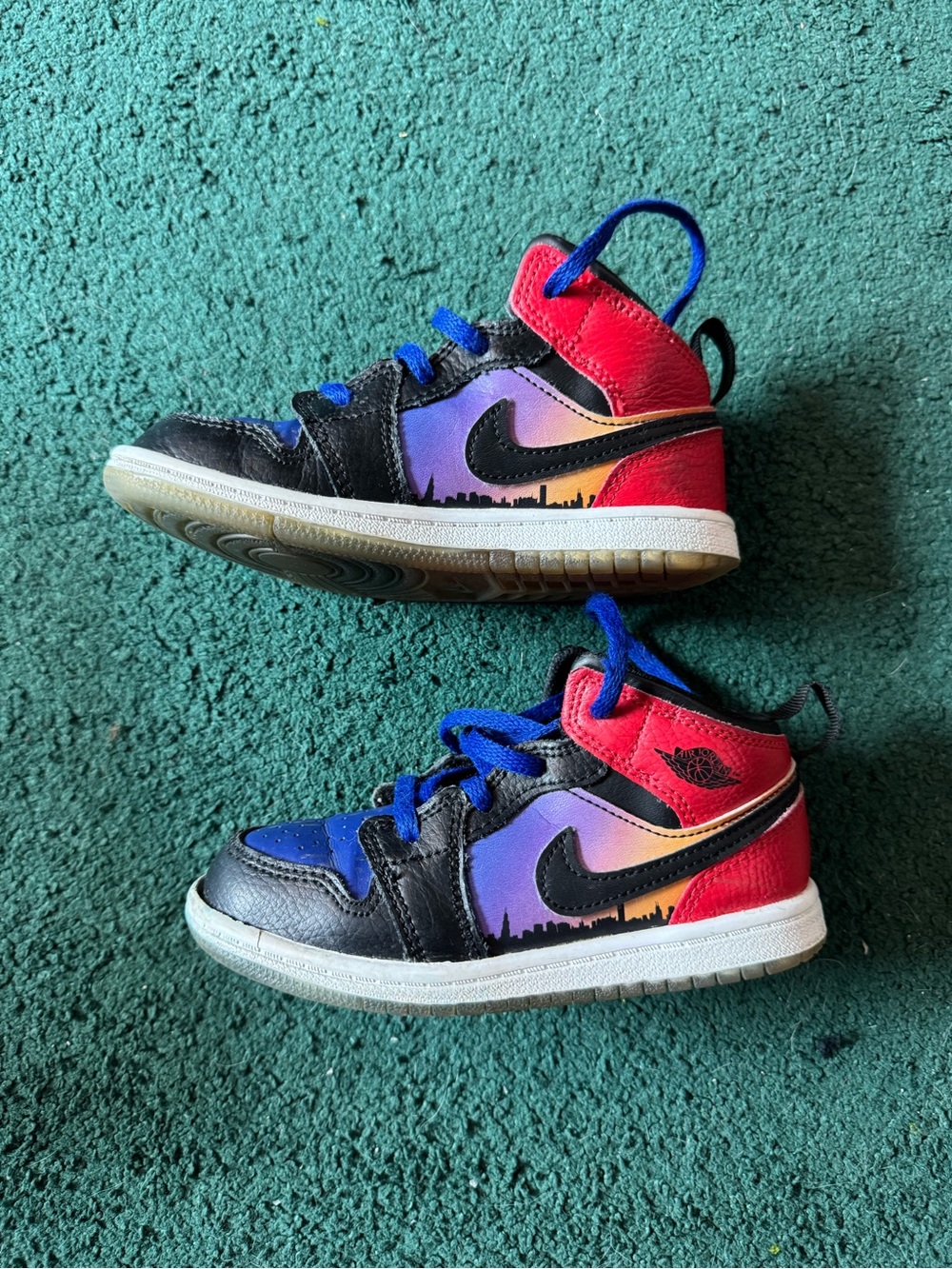 Nike Air Jordan Skyline Kids Mid-Top Sneakers in Black, Red, Blue, NYC, size 10C